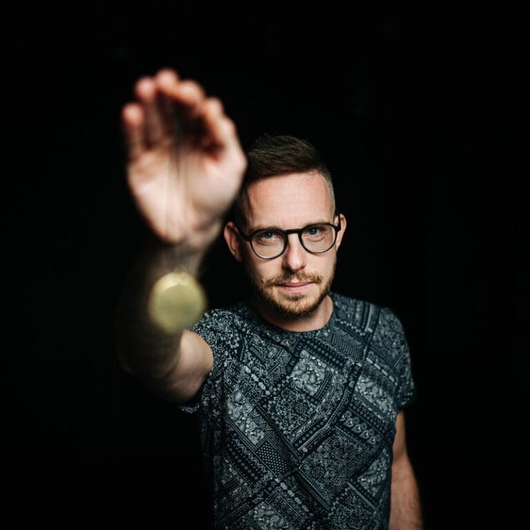 Daniel Iwanowski podczas sesji stacjonarnej